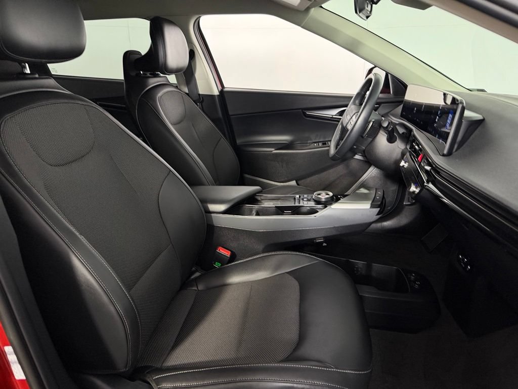 Used 2025 Kia EV6 Light w/ Light LR Technology Package RWD image 29