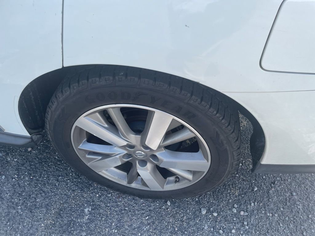 Used 2014 Nissan Pathfinder Platinum image 10