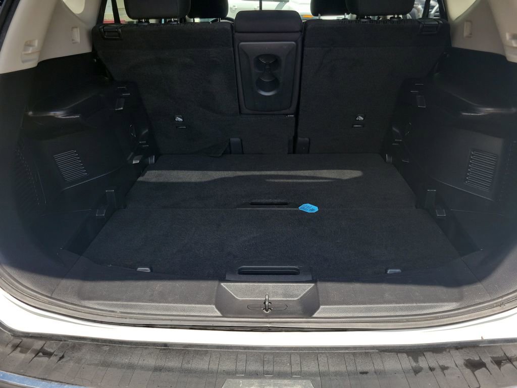 Used 2019 Nissan Rogue SV w/ Premium Package FWD image 35