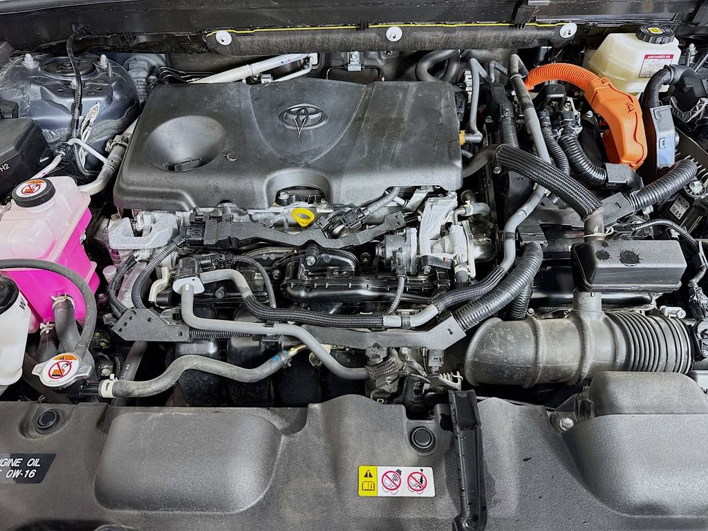 Used 2022 Toyota Venza LE image 37