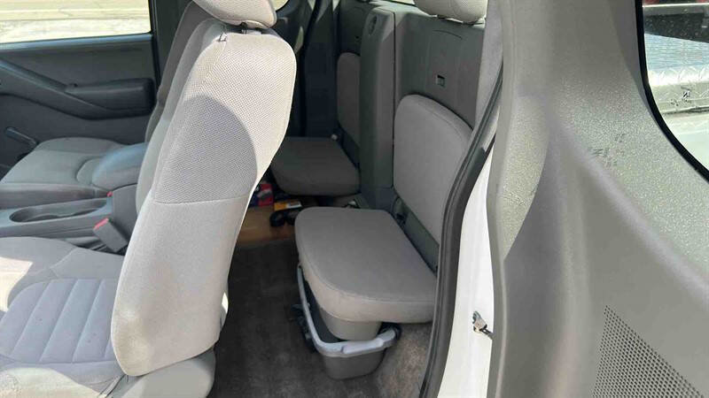 Used 2012 Nissan Frontier S w/ S Preferred Pkg RWD image 12