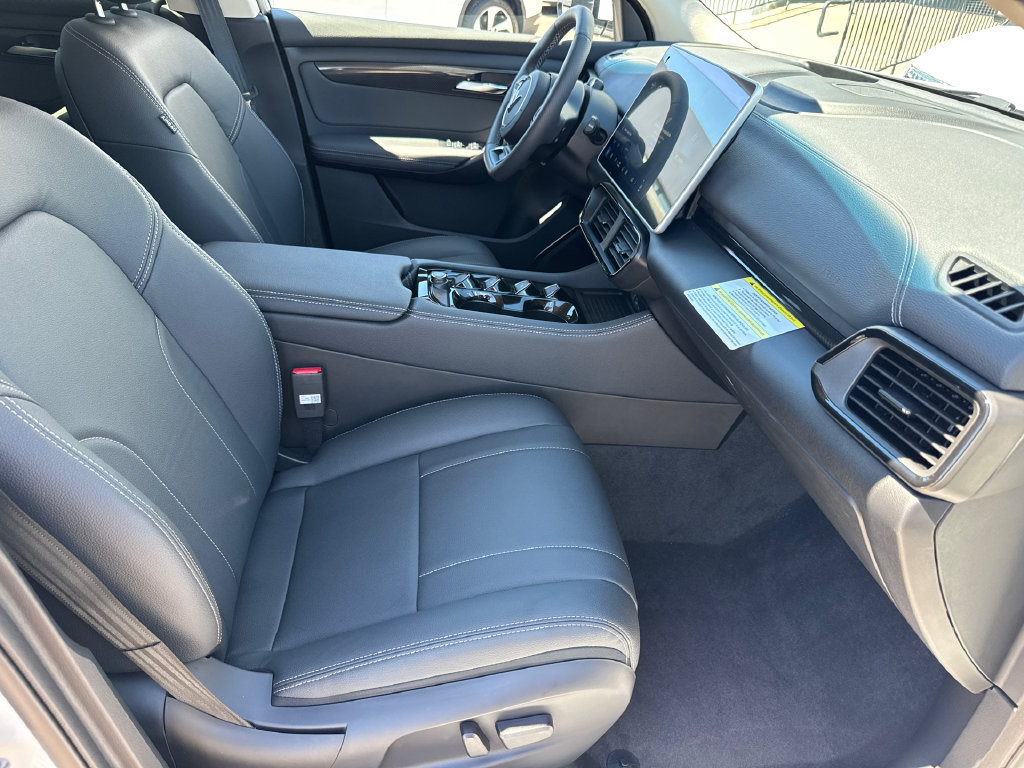 New 2027 VinFast VF 8 Eco AWD/4WD image 14