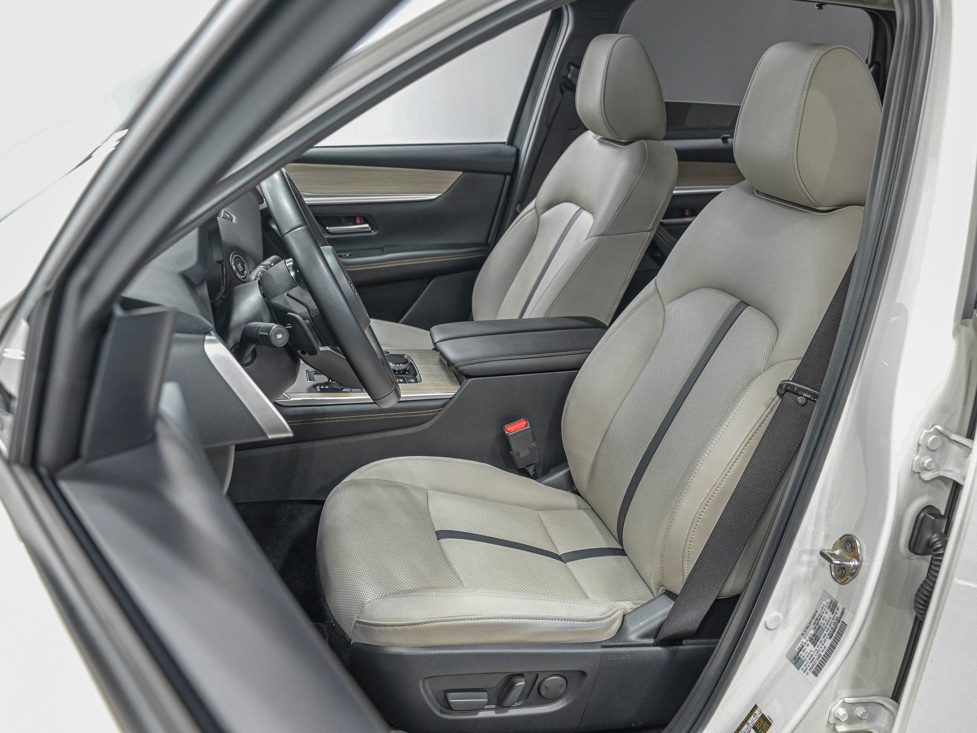 Used 2025 MAZDA CX-90 3.3 Turbo w/ Preferred Package image 16