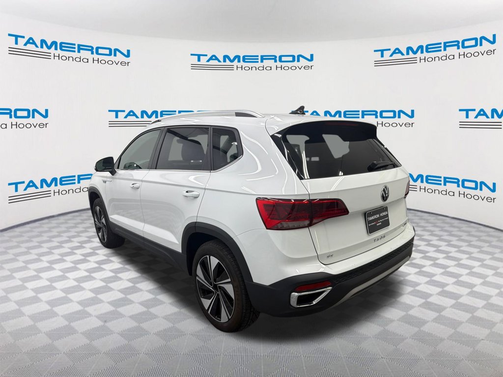 Used 2024 Volkswagen Taos SE AWD/4WD image 3
