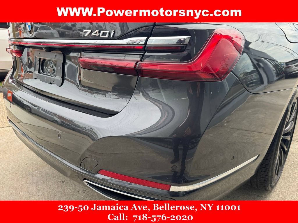 Used 2022 BMW 740i xDrive AWD/4WD image 17