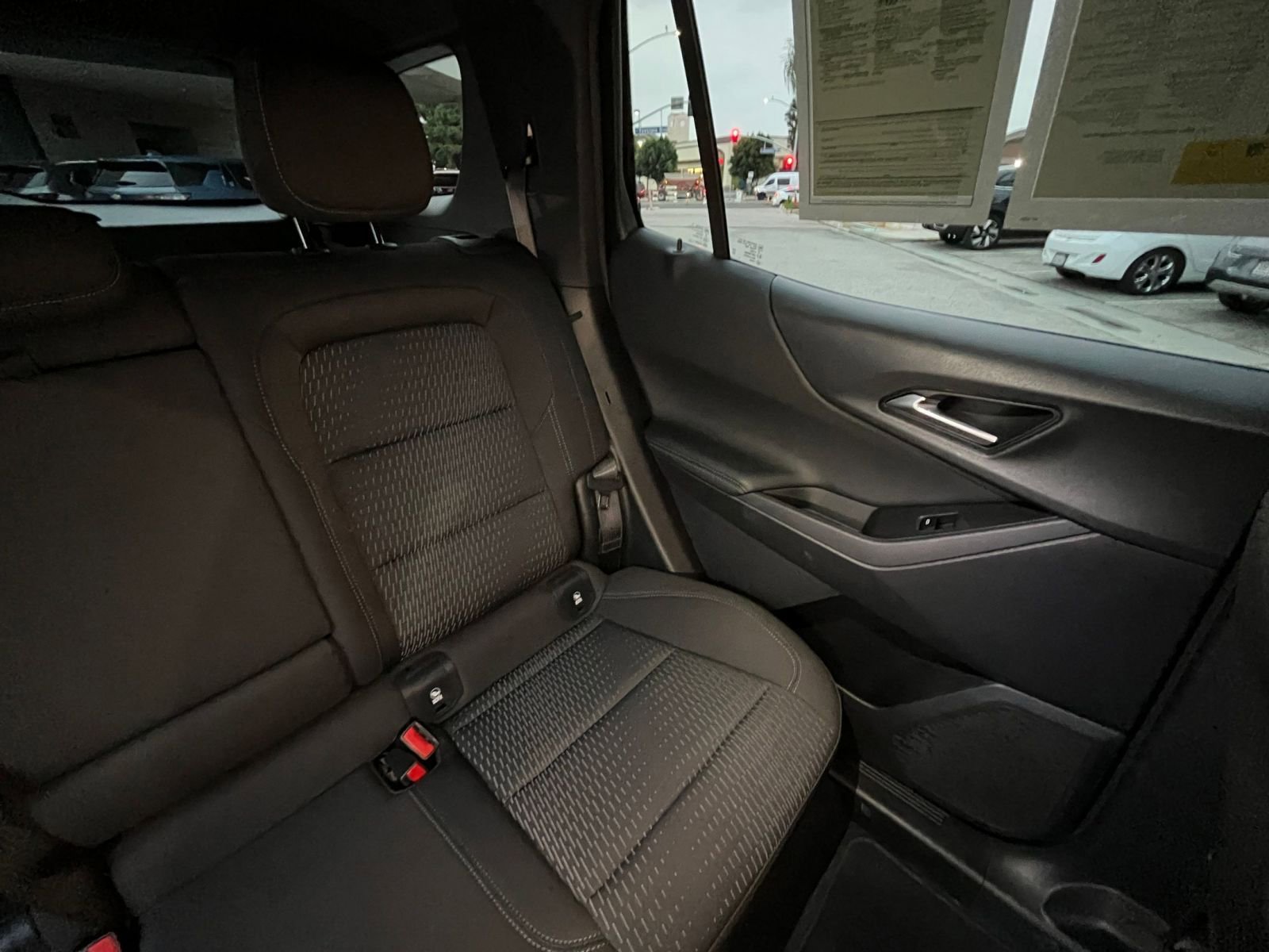 Used 2025 Chevrolet Equinox LT image 37