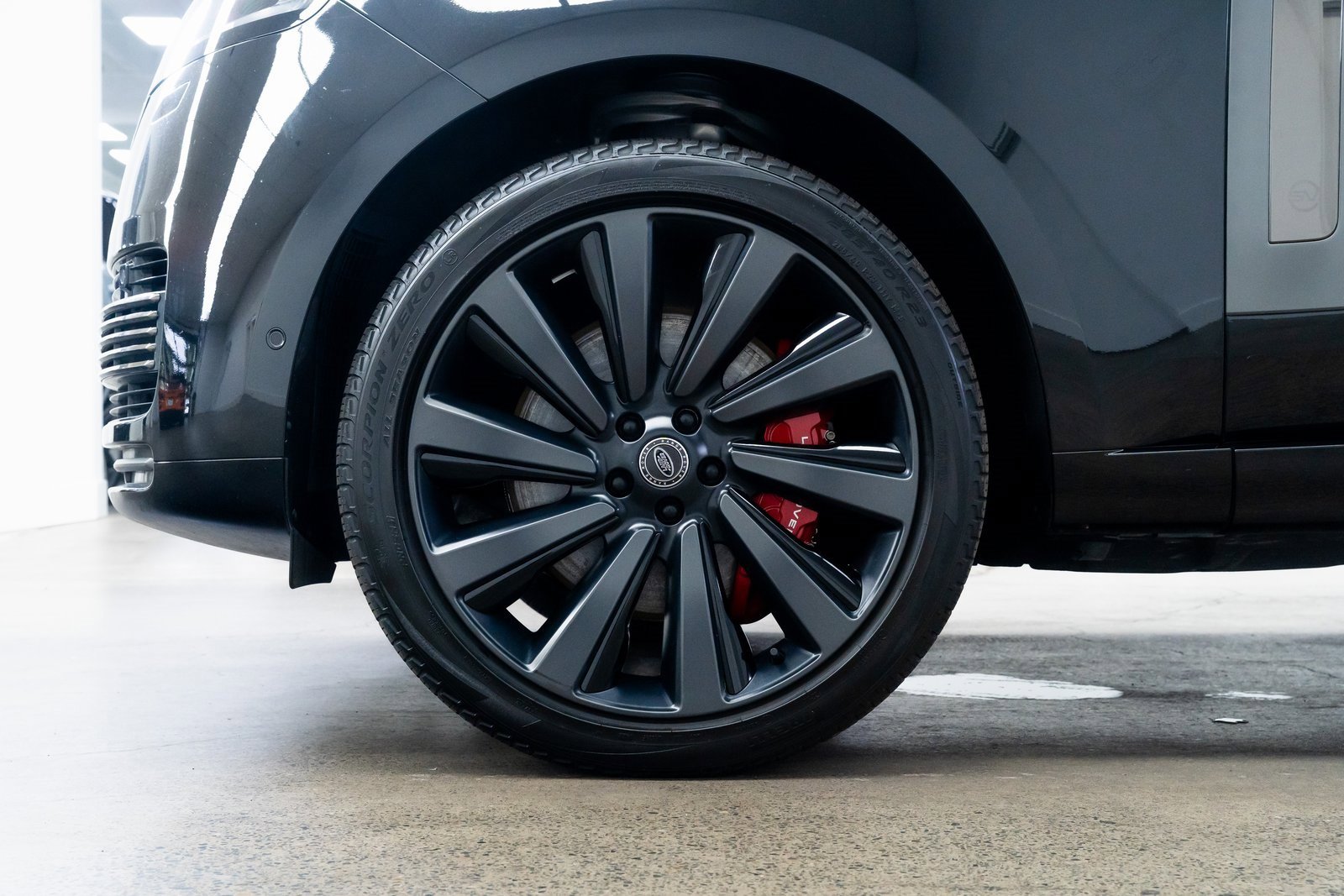 Used 2023 Land Rover Range Rover SV image 8