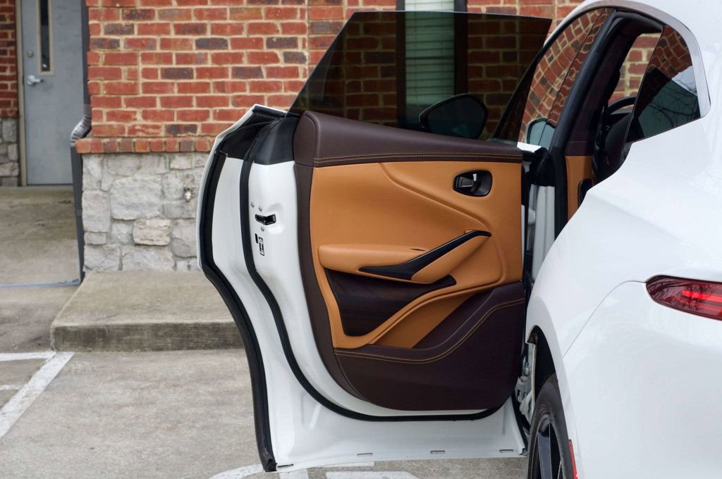 Used 2022 Aston Martin DBX image 44