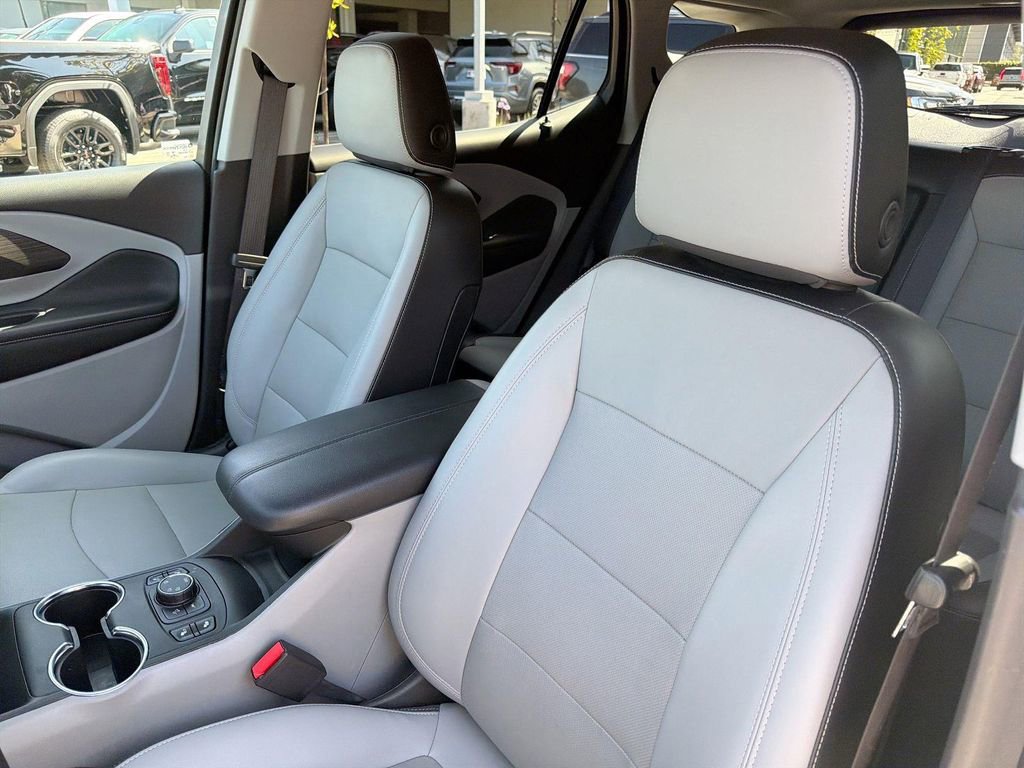 Used 2022 GMC Terrain SLT AWD/4WD image 25