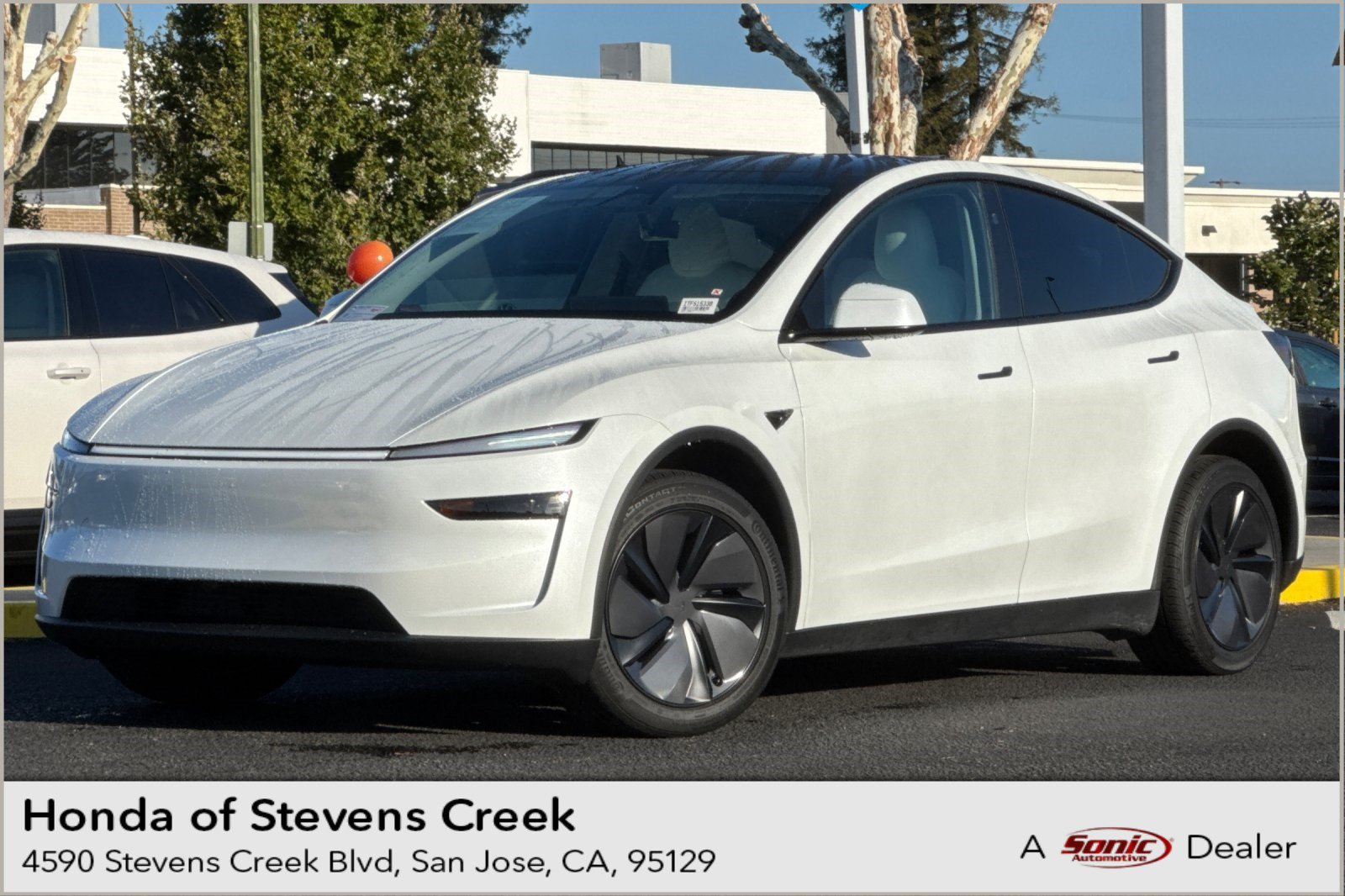 Used 2026 Tesla Model Y Long Range AWD/4WD image 1
