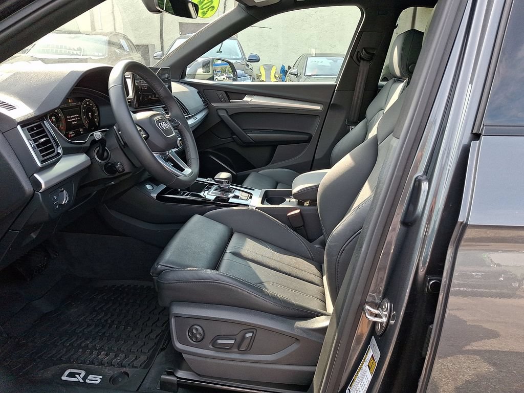 Certified 2025 Audi Q5 2.0T Premium w/ Convenience Plus Package AWD/4WD image 14