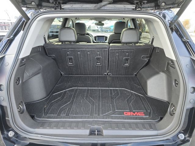 Used 2023 GMC Terrain SLT w/ Tech Package image 18