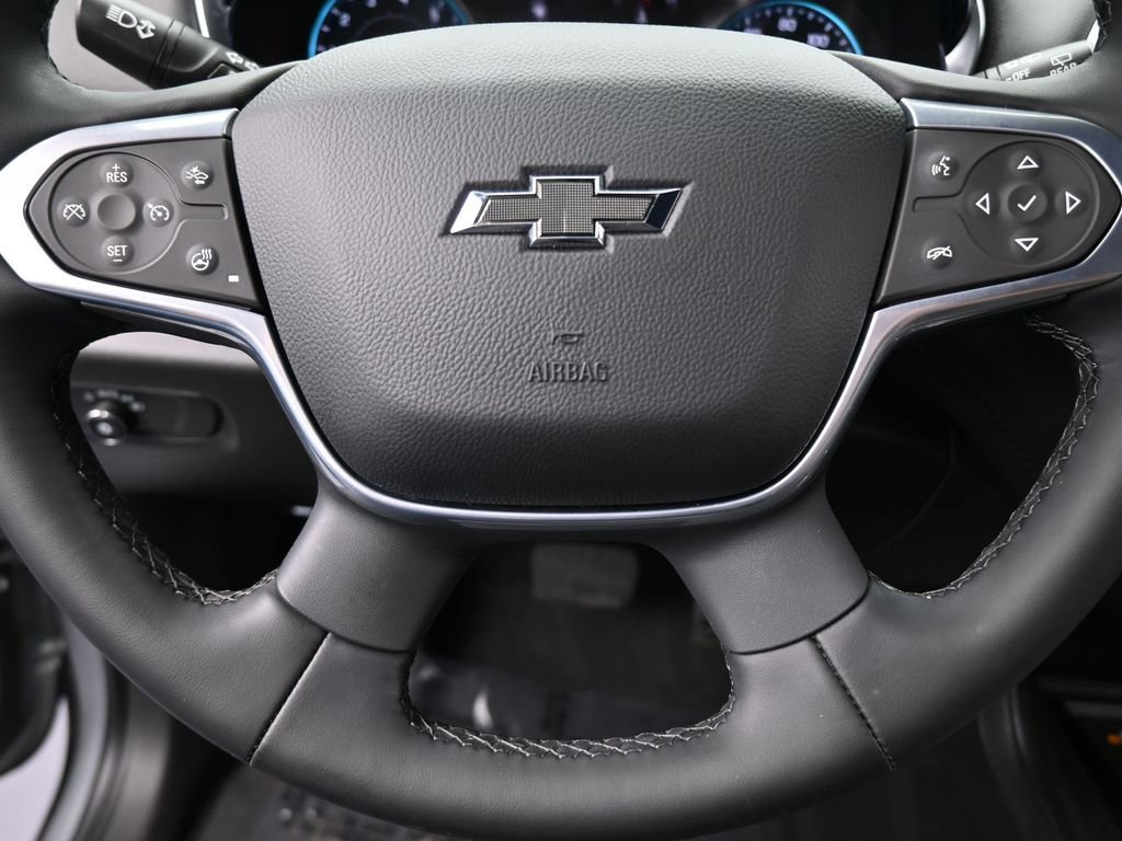 Used 2023 Chevrolet Traverse RS image 35