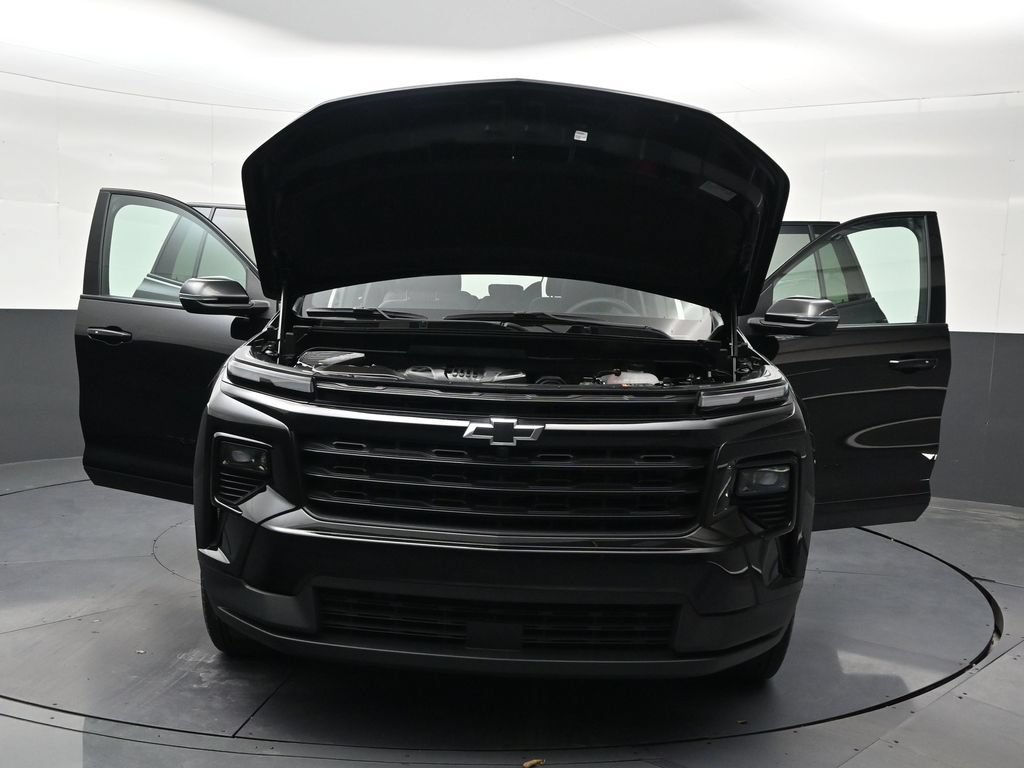 Used 2025 Chevrolet Traverse LT w/ Midnight/Sport Edition FWD image 39