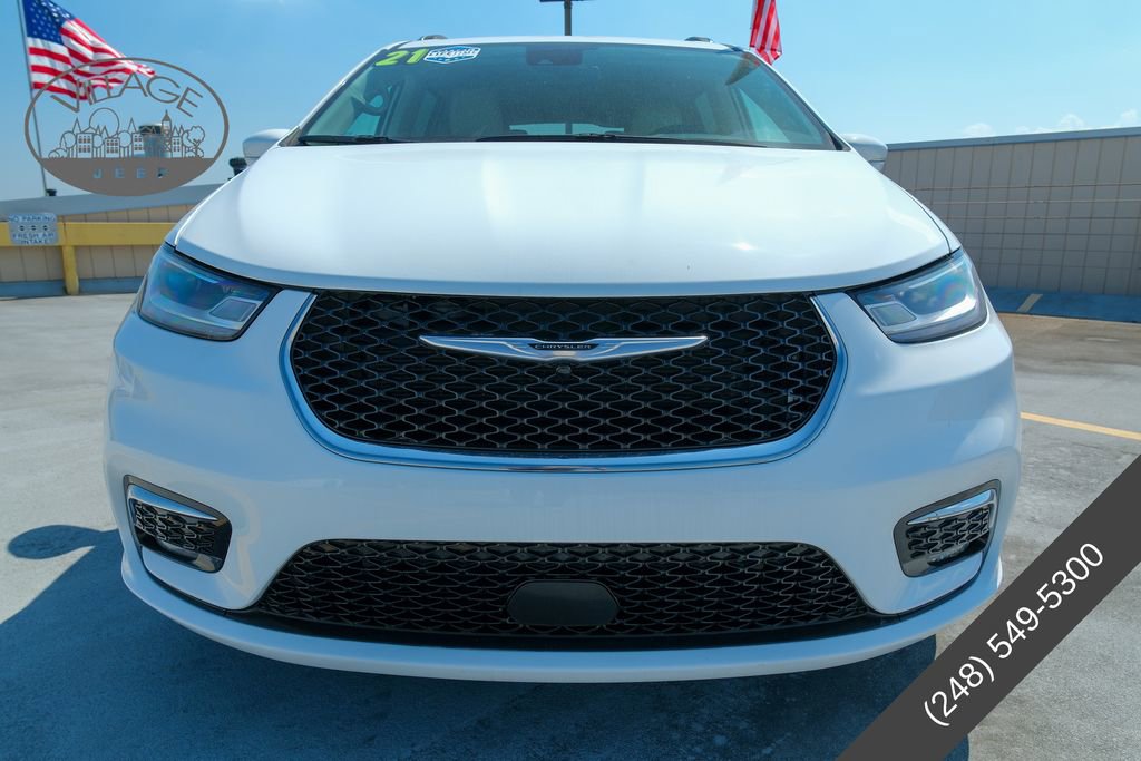 Used 2021 Chrysler Pacifica Touring-L FWD image 9
