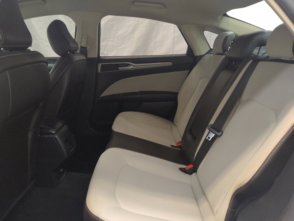 Used 2020 Ford Fusion SE w/ Equipment Group 151A image 18