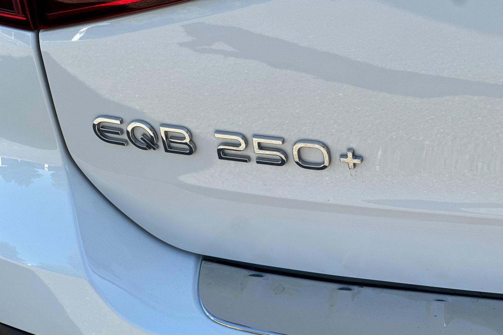 Certified 2024 Mercedes-Benz EQB 250+ image 29