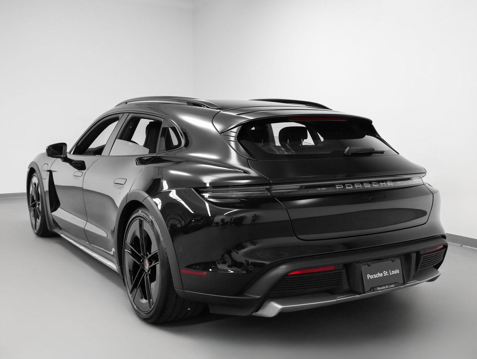 New 2025 Porsche Taycan 4 Cross Turismo image 3