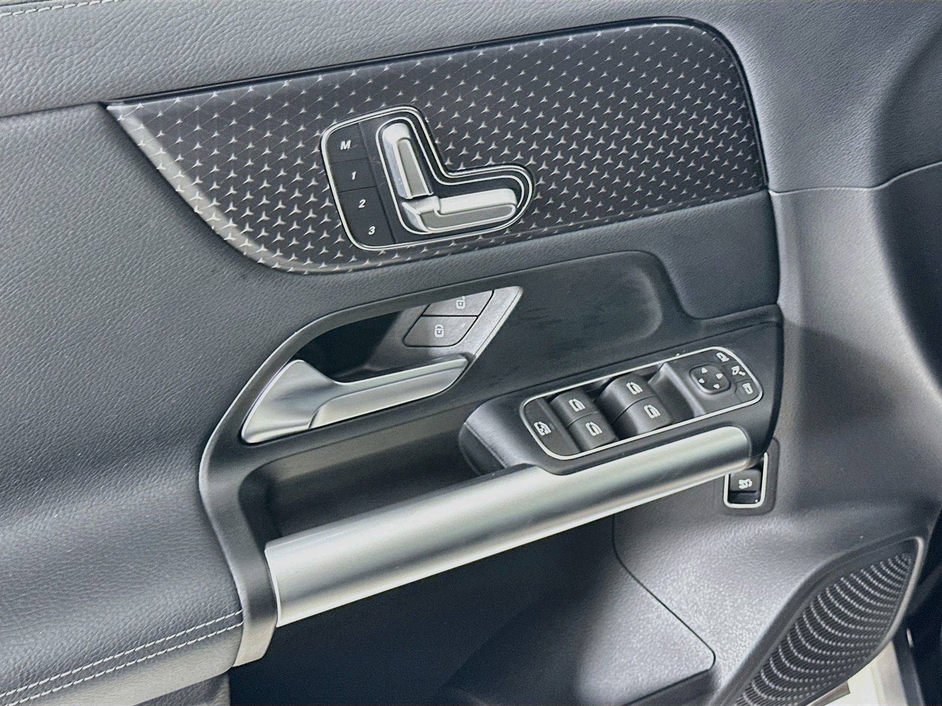 Certified 2025 Mercedes-Benz GLA 250 image 18