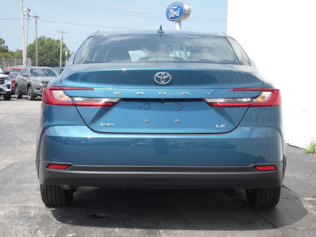 Used 2025 Toyota Camry LE FWD image 5
