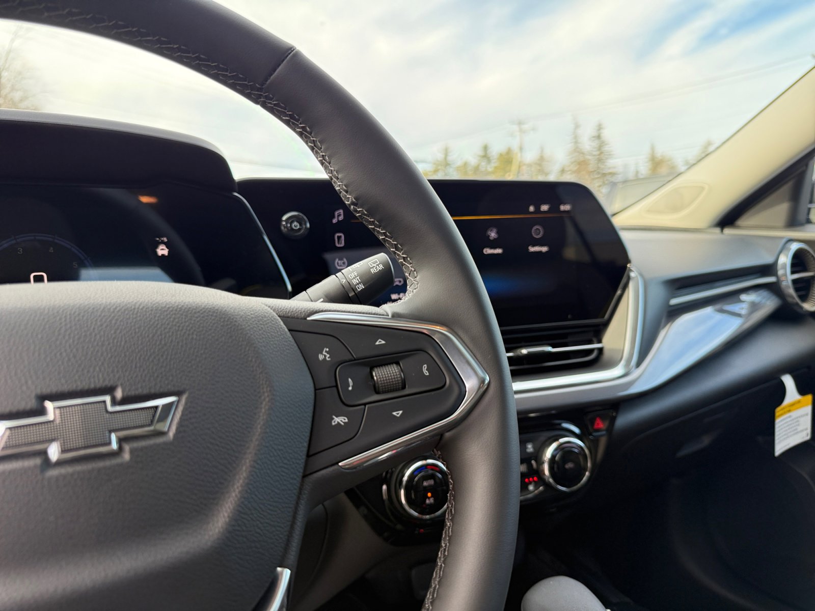 New 2026 Chevrolet Trax ACTIV w/ Sunroof Package image 20