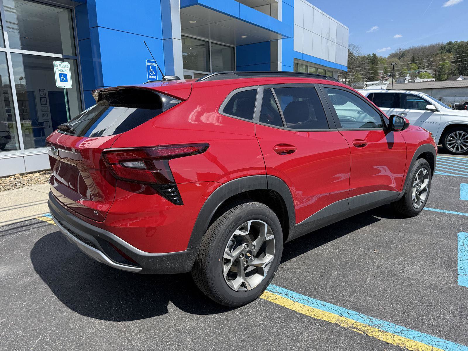 New 2026 Chevrolet Trax LT w/ Sunroof Package FWD image 6