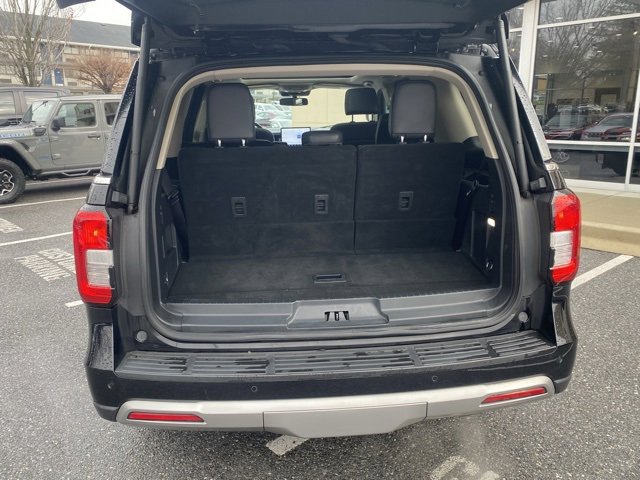 Used 2023 Ford Expedition XLT image 7