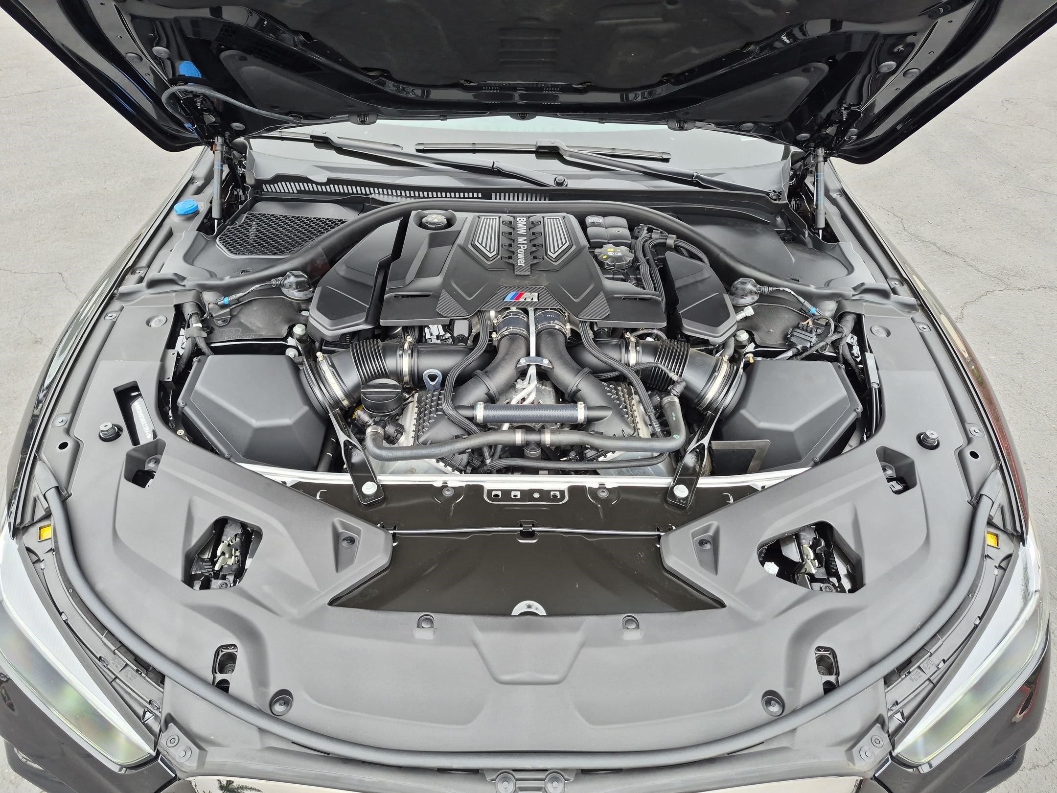 Used 2025 BMW M8 Competition AWD/4WD image 33