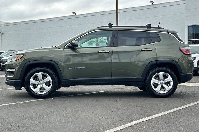 Used 2017 Jeep Compass Latitude FWD image 7