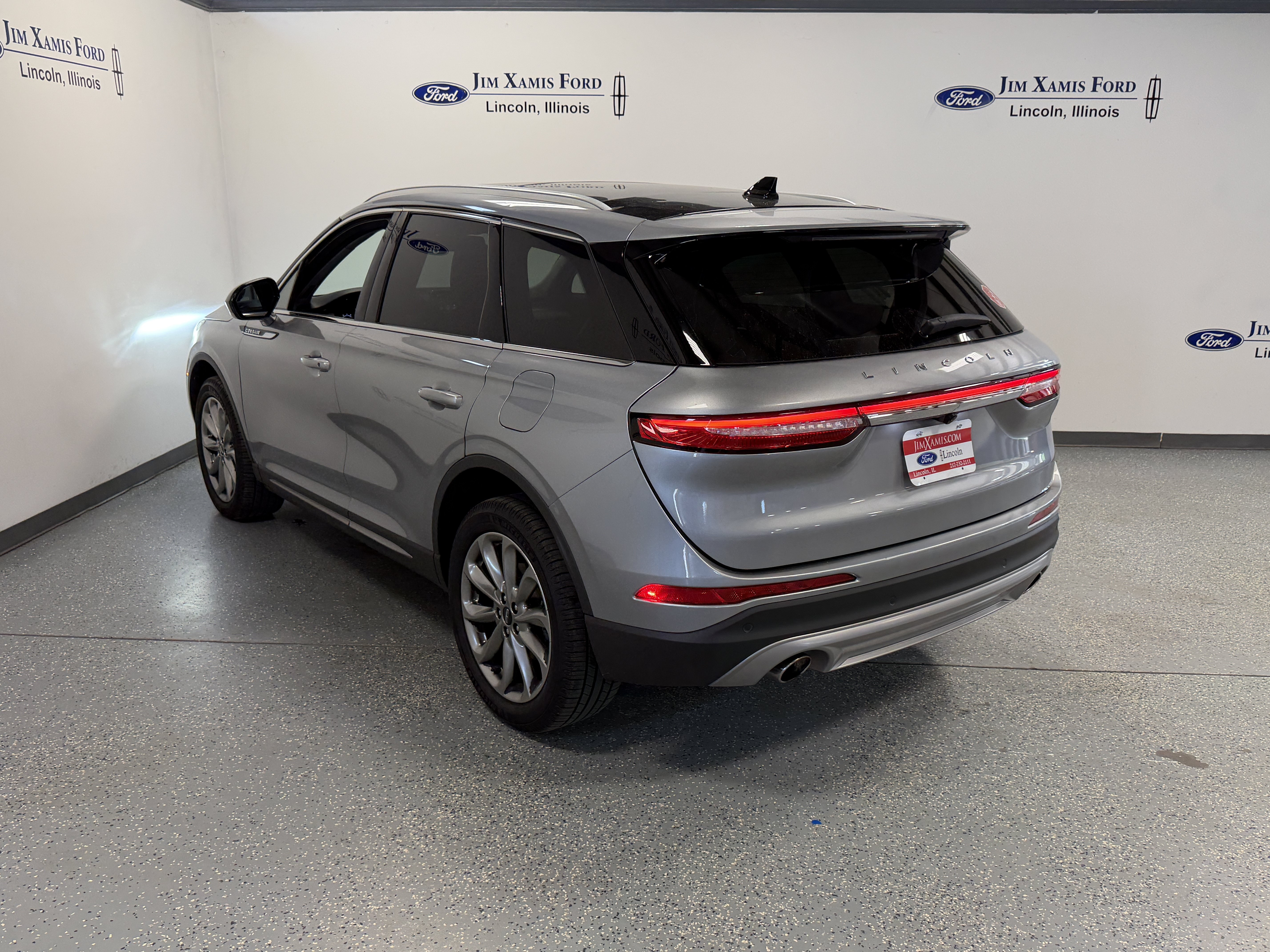 Used 2022 Lincoln Corsair FWD w/ Premium Package image 31