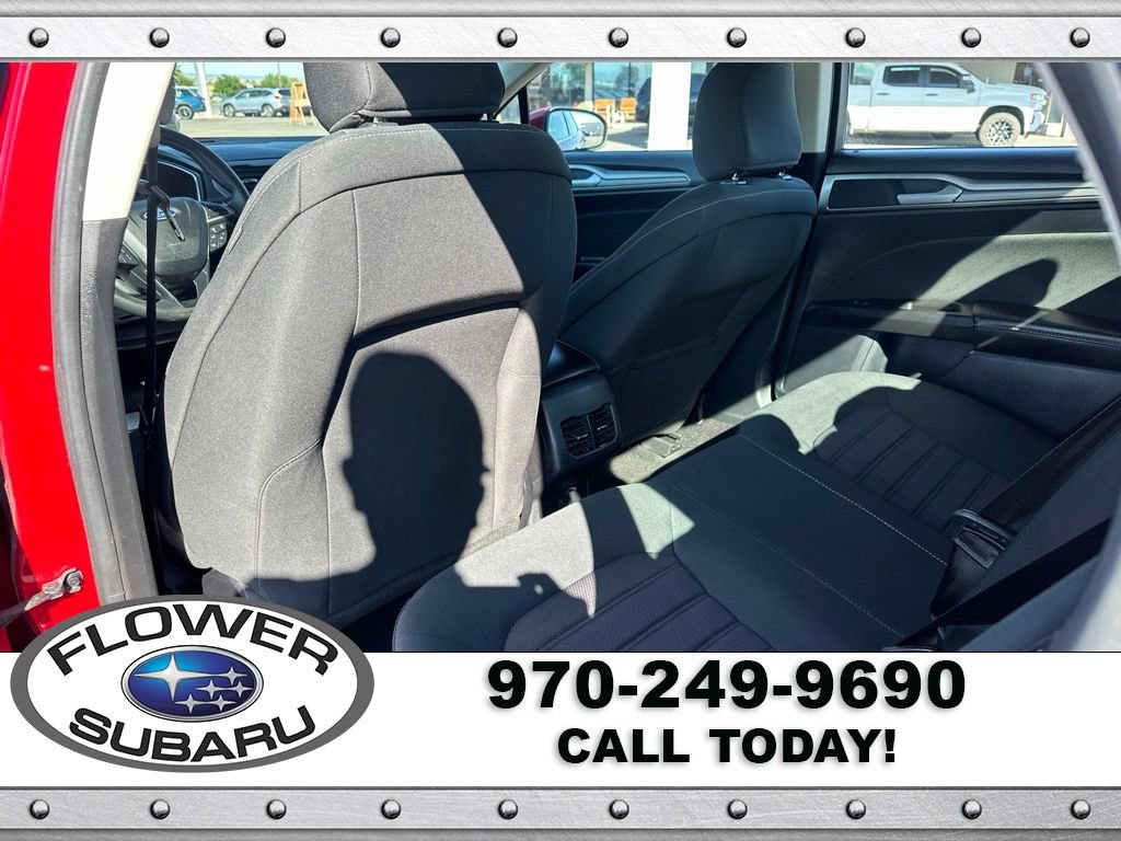 Used 2020 Ford Fusion SE FWD image 18