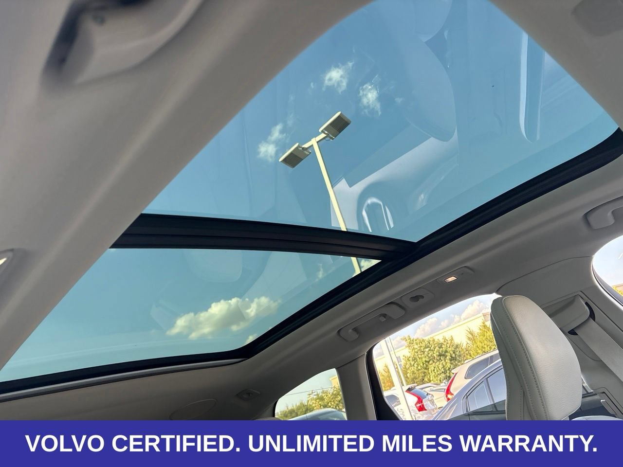 Certified 2024 Volvo XC60 B5 Plus w/ Protection Package Premier AWD/4WD image 14