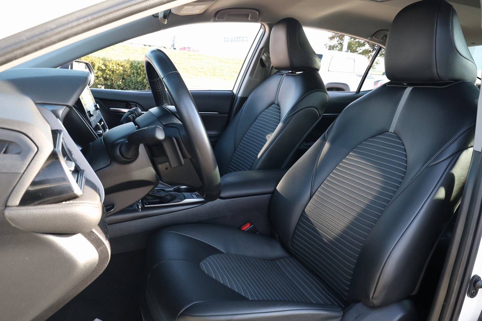 Used 2021 Toyota Camry SE image 27