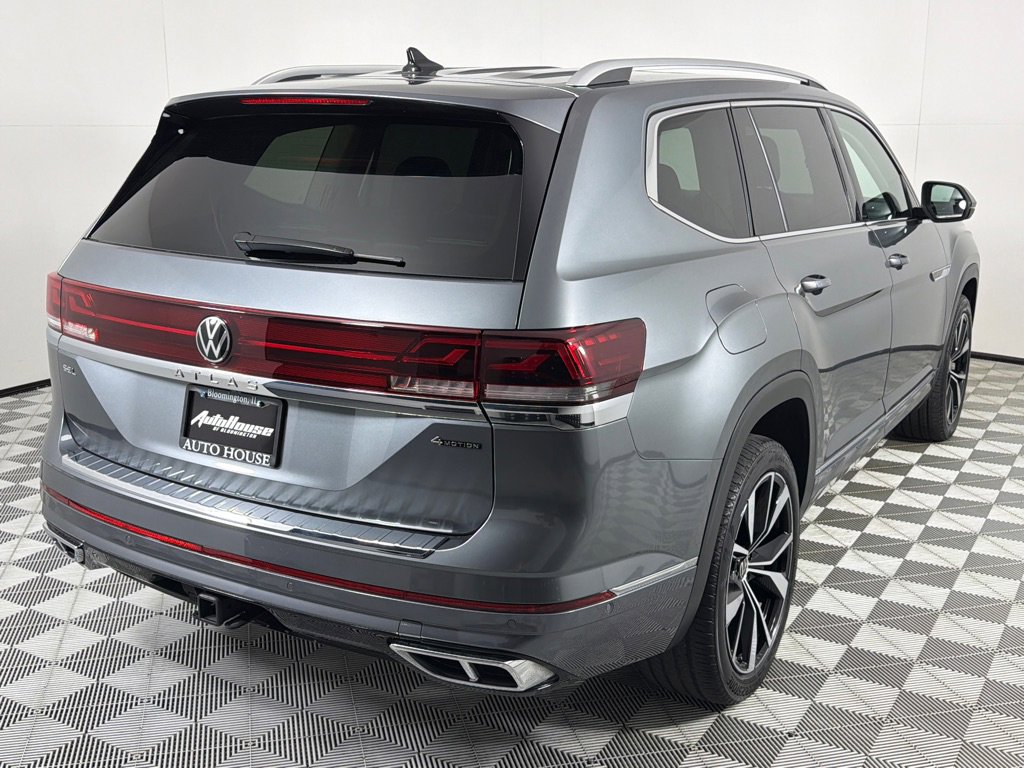 Used 2024 Volkswagen Atlas SEL Premium R-Line image 5