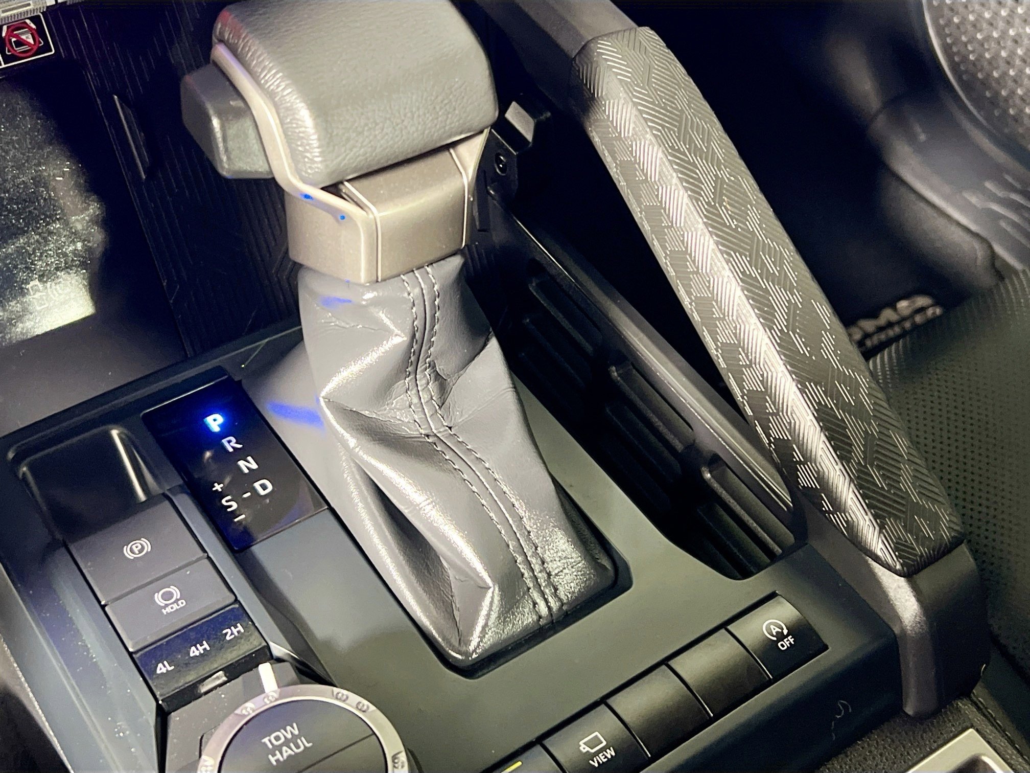 Used 2024 Toyota Tacoma Limited w/ Limited Package (LT) image 25