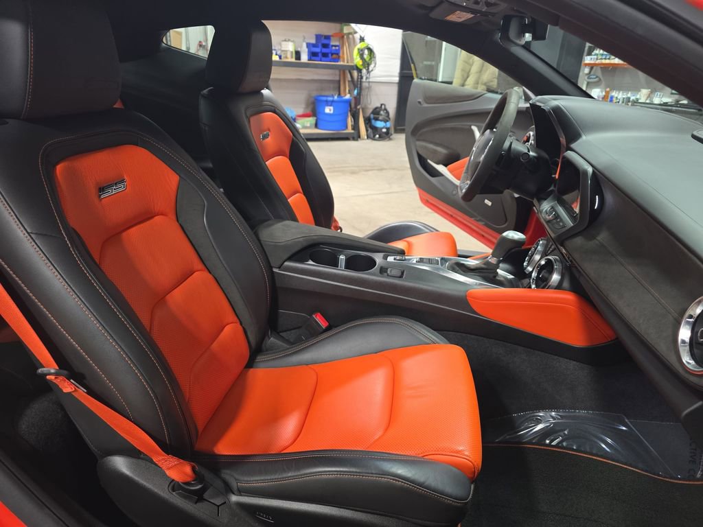 Certified 2018 Chevrolet Camaro SS w/ Hot Wheels Edition RWD image 10