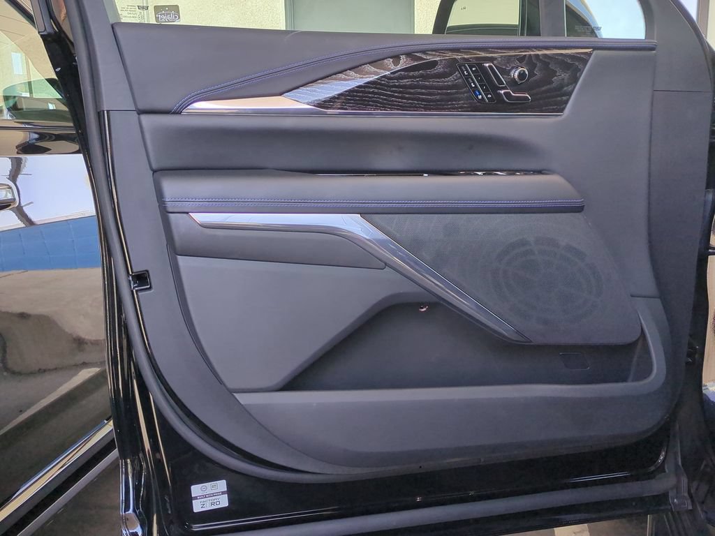 Used 2026 Cadillac Escalade IQL Luxury AWD/4WD image 26