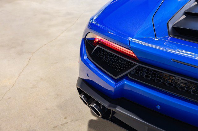 Used 2019 Lamborghini Huracan LP 580-2 image 17