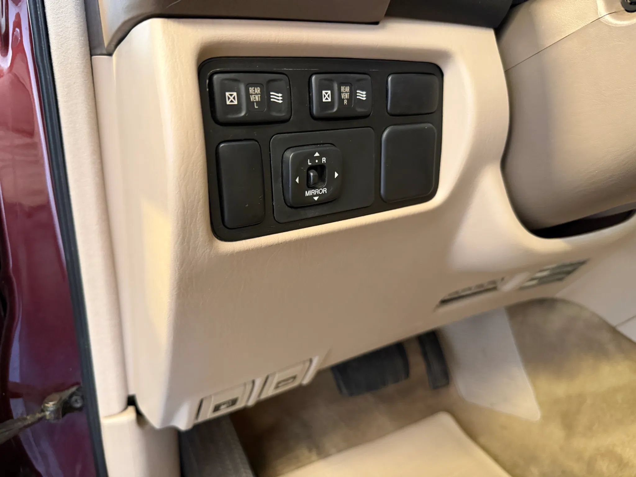 Used 2002 Toyota Land Cruiser AWD/4WD image 11