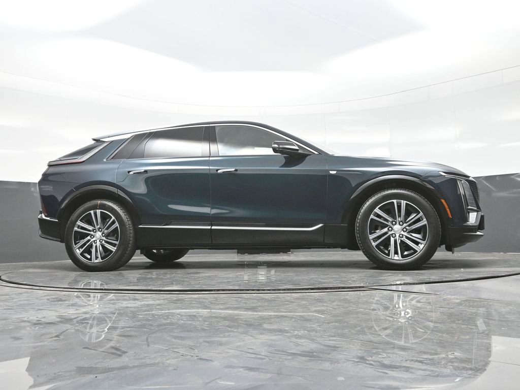 New 2026 Cadillac Lyriq Premium Luxury image 38