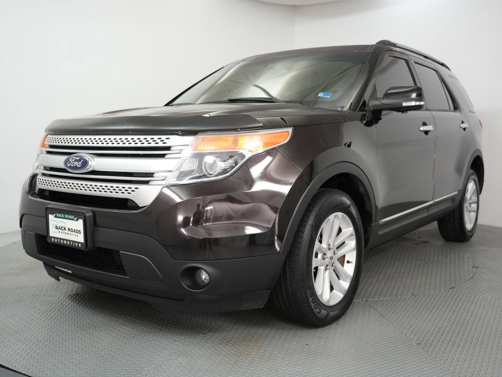 Used 2013 Ford Explorer XLT image 3