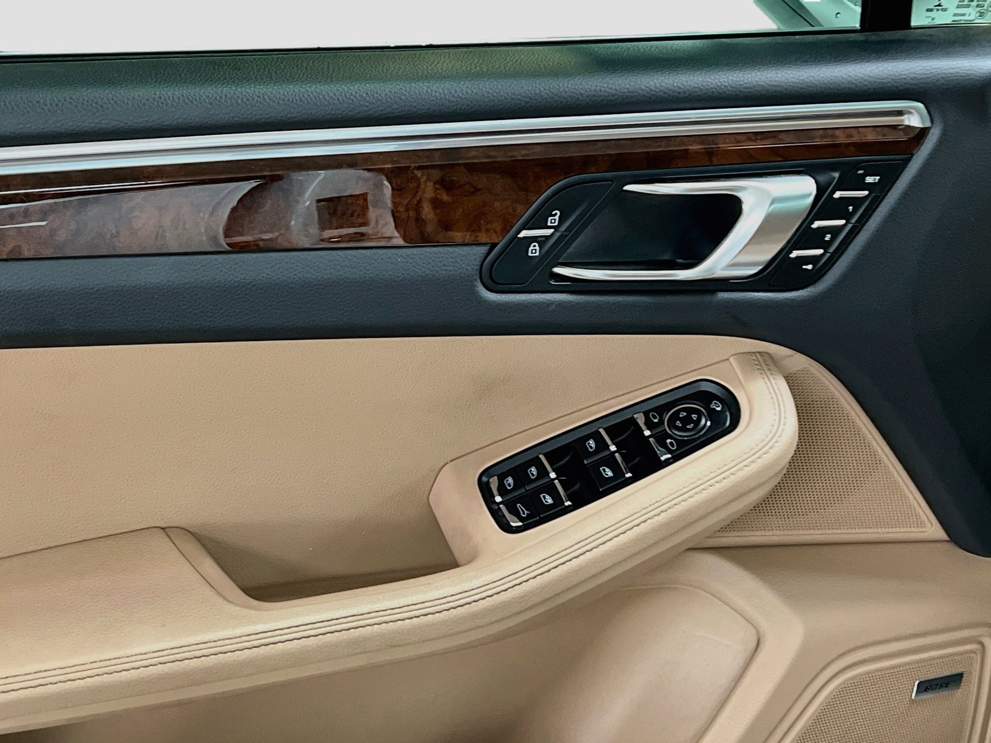 Certified 2023 Porsche Macan S AWD/4WD image 20