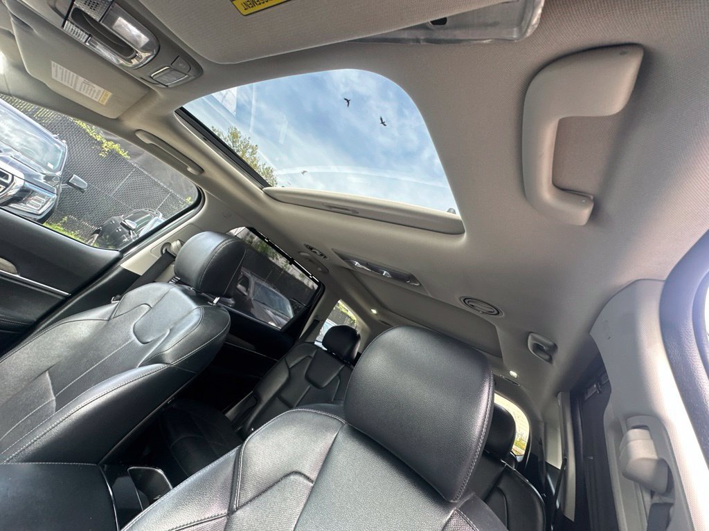 Used 2022 Kia Telluride SX w/ Nightfall Edition Package AWD/4WD image 12