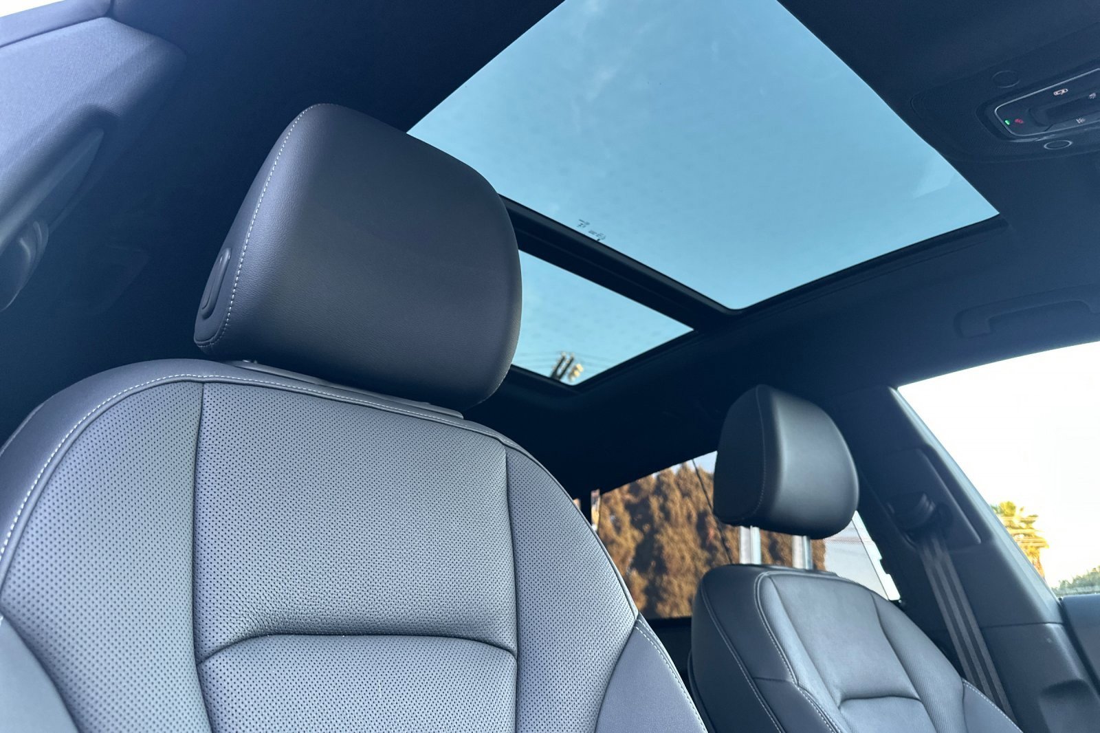 Used 2024 Audi Q8 Premium Plus w/ Premium Plus Package image 16