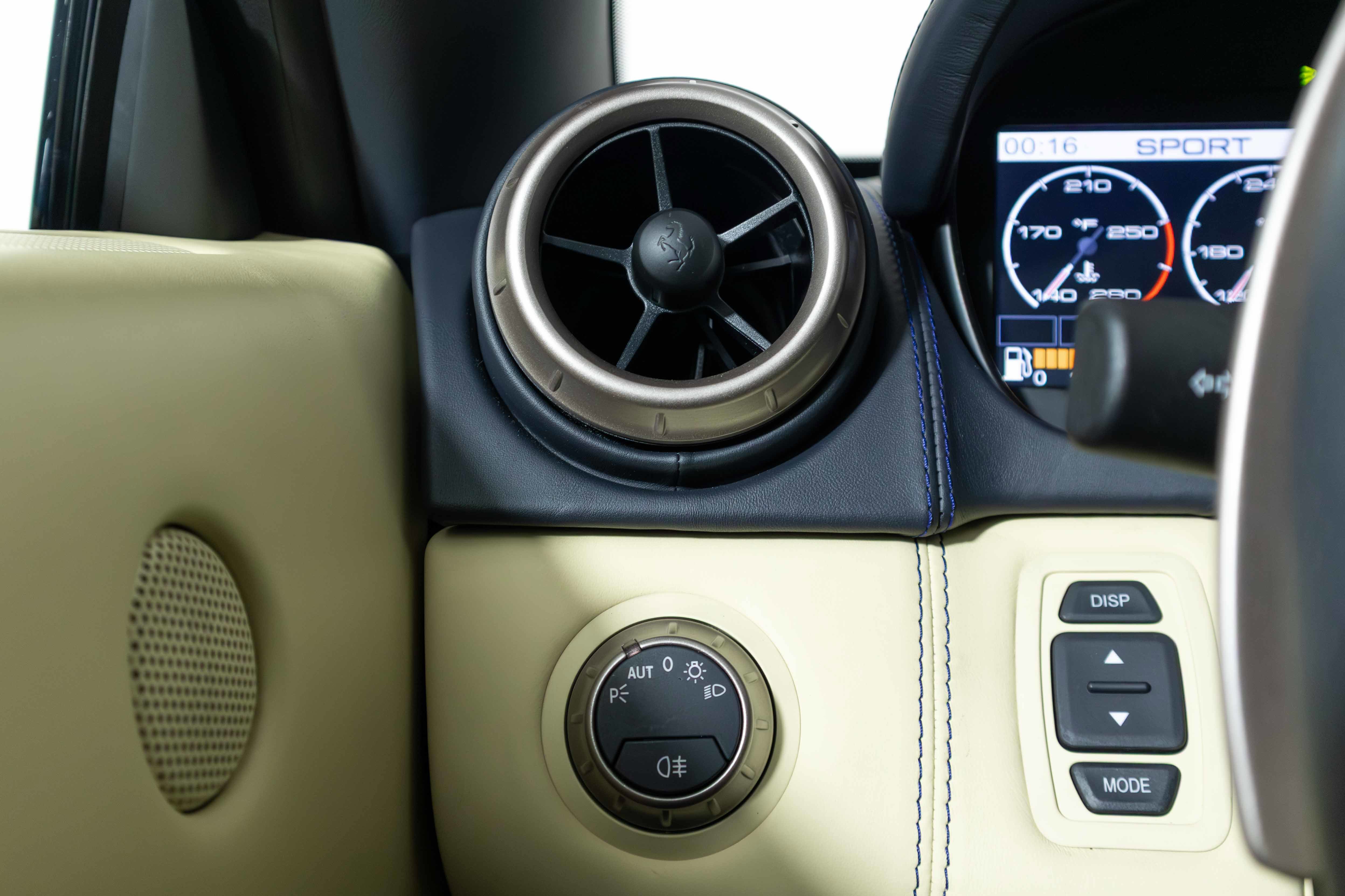 Used 2010 Ferrari California image 31