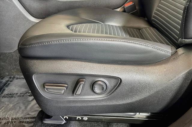 Used 2025 Toyota Highlander XSE AWD/4WD image 18