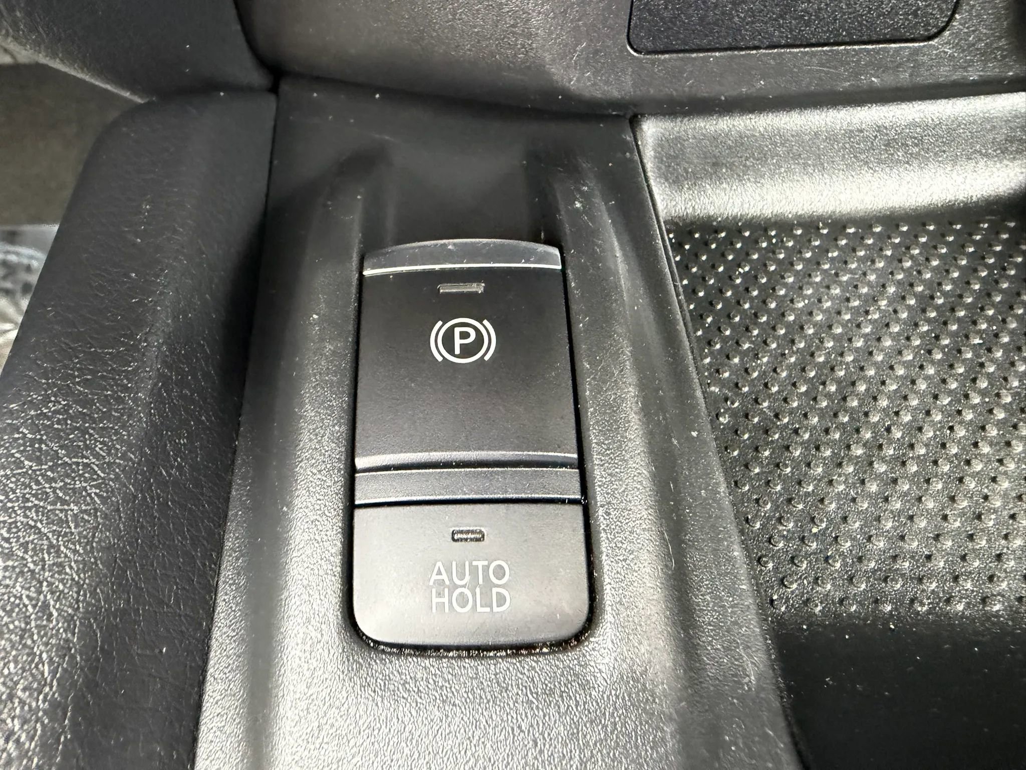 Used 2019 Nissan Rogue SV w/ Premium Package FWD image 21