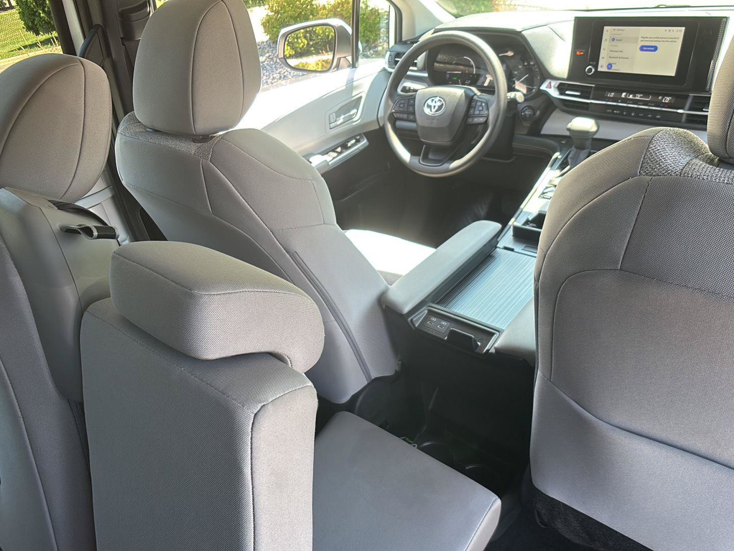 Used 2026 Toyota Sienna LE FWD image 21