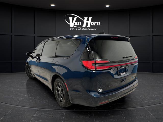 Used 2024 Chrysler Pacifica Select image 5