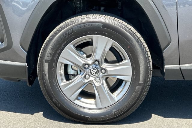 Certified 2024 Toyota RAV4 LE AWD/4WD image 30